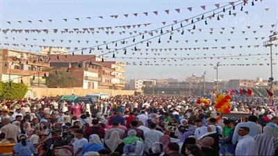 لبس جديد وبالونات، فرحة الأطفال بأداء صلاة العيد بالشرقية (فيديو وصور)