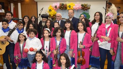 محافظ بورسعيد يستقبل المهنئين بعيد الفطر (صور)