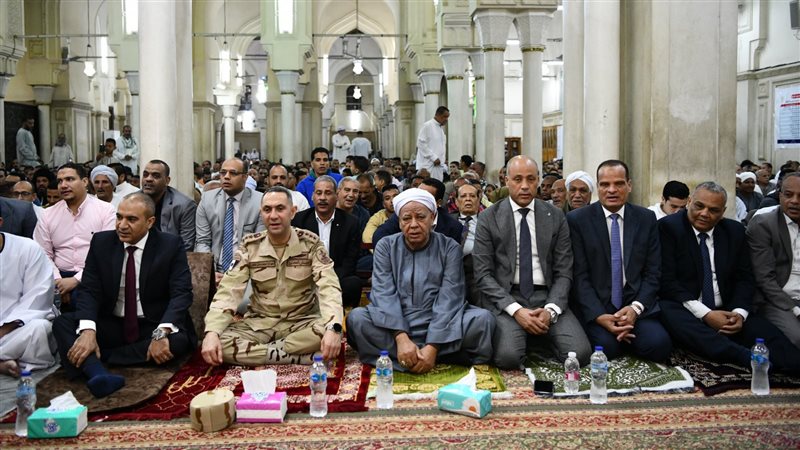 صلاة عيد الفطر بمسجد