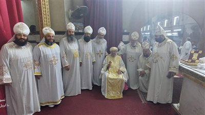 الأنبا مرقس يرسم قمصا وشمامسة جددا بشبرا الخيمة