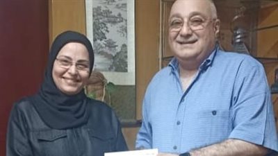 رئيس الإذاعة يكرم الإعلامية المتميزة فاطمة عمر عن برنامجها أو ليصمت