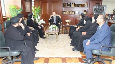 قيادات الكنائس والأديرة يهنئون محافظ بني سويف بعيد الفطر المبارك 