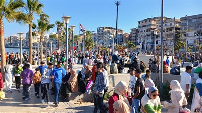 ثاني أيام العيد، الدمايطة يحتفلون في الشوارع والحدائق وبشاطئ رأس البر (صور)