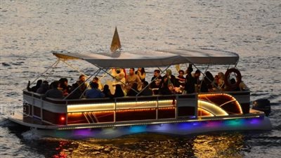 إقبال المواطنين على المراكب النيلية في أول أيام عيد الفطر المبارك