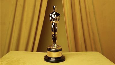 الأوسكار يدرس تغيير فكرة الاعتماد على مضيف واحد للحفل