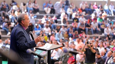 رئيس الإنجيلية يشارك في مؤتمر الصلاة السنوي بحضور 6000 شخص