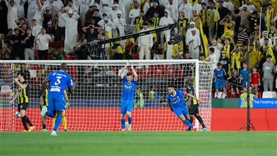 الهلال يفوز على اتحاد جدة 1/4 ويحرز لقب السوبر السعودي (صور)