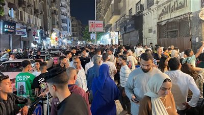 استمرار توافد المواطنين على منطقة وسط البلد في ثاني أيام العيد (صور)