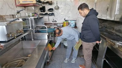 بثاني أيام العيد، صحة الإسماعيلية تشن حملات على المنشآت الغذائية (صور) 
