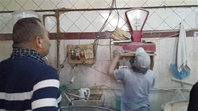 رئيس حي شرق بالإسكندرية يقود حملة رقابية على المخابز 