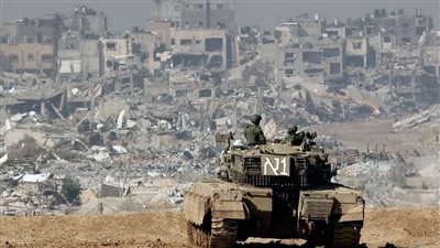 وزير الثقافة والرياضة الإسرائيلي يزعم تخفيف حدة القتال في غزة