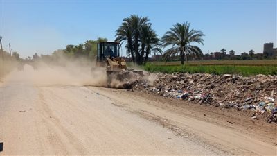 رفع 650 طن مخلفات وتسوية طرق في 6 مراكز بأسيوط