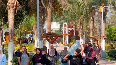 إقبال العائلات على حدائق القناطر في ثالث أيام عيد الفطر (صور)