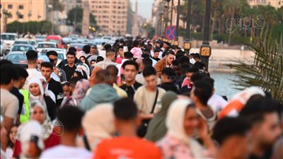 زحام شديد على كوبري قصر النيل في ثالث أيام عيد الفطر (صور)