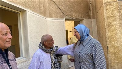 رئيسة حى غرب بالإسكندرية تحتفل بعيد الفطر المبارك مع المسنين وتشاركهم فرحة العيد