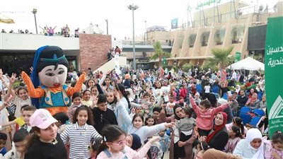 الآلاف يحتفلون بثالث أيام عيد الفطر فى أندية نقابتهم بالإسكندرية