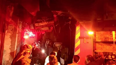 حريق يلتهم منزلين وجهاز عروسة في بني سويف (صور)