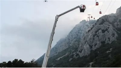 مصرع وإصابة 8 وعلق 184 في الهواء، مشاهد مرعبة لانهيار 