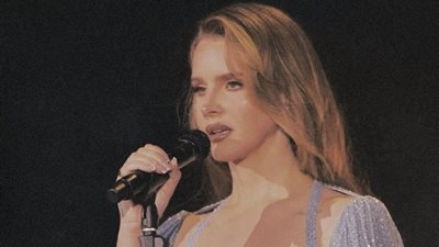 لانا ديل راي تتألق في حفلها بمهرجان كوتشيلا (فيديو وصور)