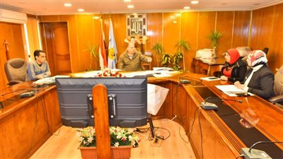 محافظ أسيوط يناقش تنفيذ المرحلة الأولى من مشروعات 