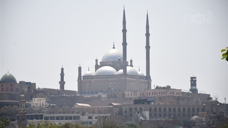 القلعة من داخل حديقة