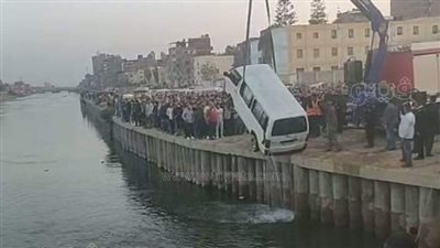 انتشال سيارة ترعة المحمودية المنكوبة، مصرع طالبة وإنقاذ 3 آخرين (صور)