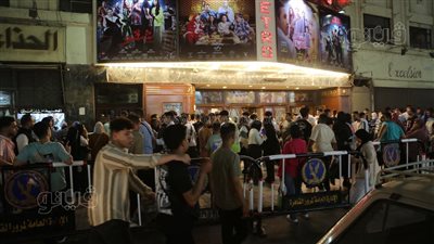 زحام على مطاعم وسينمات وسط القاهرة في رابع أيام العيد (صور)