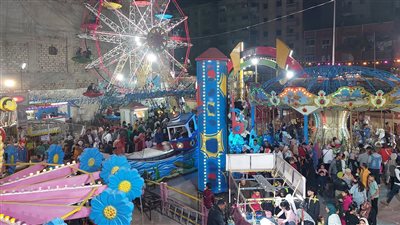 زحام على الملاهي بإلإسكندرية قبل انتهاء إجازة عيد الفطر (فيديو)