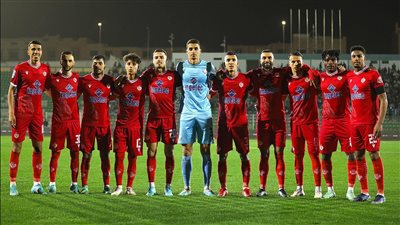 كأس الكونفدرالية، تعادل سلبي بين عزام يونايتد والوداد المغربي في الشوط الأول