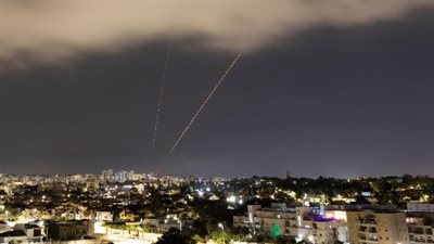 واشنطن: كنا على علم بموعد الرد الإيراني ومواقع الصواريخ