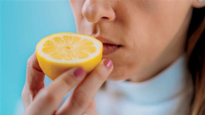 أعراض وأسباب فقدان حاسة الشم، وكيف تستعيدها بالتدريب؟