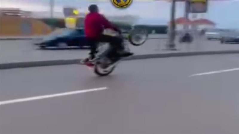 القبض على قائد دراجة