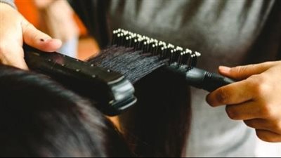 جل طبيعي يفرد الشعر ويزيد طول وكثافته 