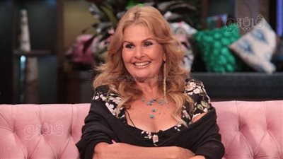 كلمة مؤثرة من يسرا بعد تكريمها في مهرجان بيروت لسينما المرأة