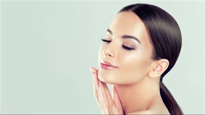 مكعبات النضارة المثلجة تحافظ على بشرتك في الطقس الحار