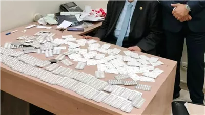 أسلحة ومناظير ومخدرات، مطار القاهرة يحرر 30 محضرا جمركيا