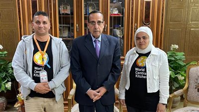 محافظ شمال سيناء يستقبل وفدا من منظمة المطبخ المركزي العالمي 