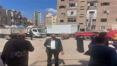 إخلاء وإزالة عقار بمنطقة النحال في الشرقية لخطورته على المواطنين (صور)