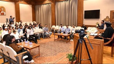 البابا تواضروس يستقبل خريجي وطلبة حقوق القاهرة