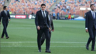 على الطريقة الأوروبية، إبراهيم نور الدين يتفقد استاد القاهرة بالبدلة قبل القمة 127 (فيديو وصور)