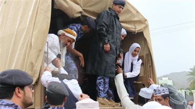 منخفض المطير، زيادة الوفيات فى سلطنة عمان وبحث عن المفقودين بالمروحيات (فيديو)