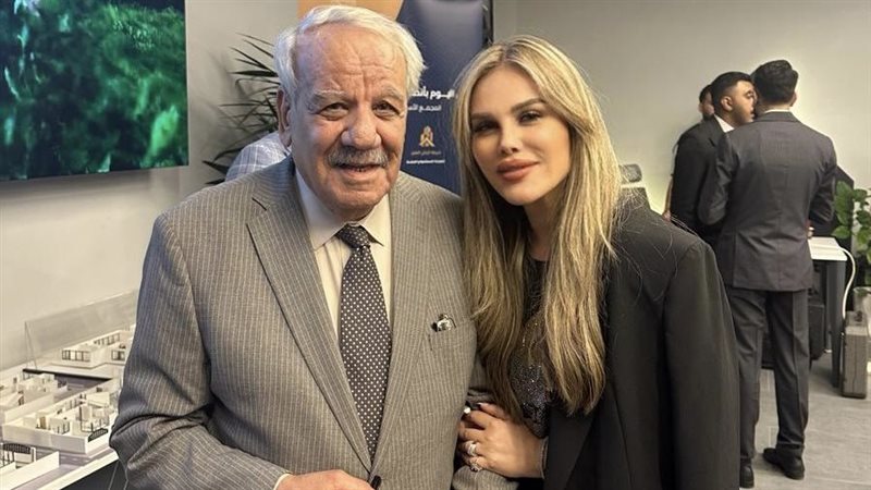 نيكول سابا مع الفنان