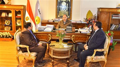 محافظ أسيوط يتابع خطة ترشيد استهلاك الكهرباء