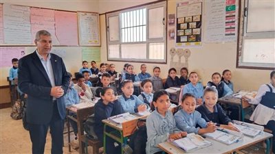مدير تعليم دمياط يتابع إجراء اختبارات المهام الأدائية