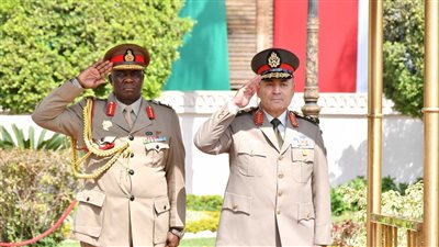 الفريق أسامة عسكر يلتقي قائد قوات الدفاع المالاوية