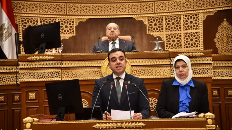 مناقشة ملف معوقات
