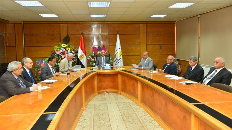 اجتماع رئيس جامعة