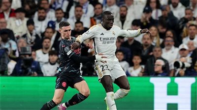 طاقم تحكيم فرنسي يدير مباراة ريال مدريد ومانشستر سيتي بدوري أبطال أوروبا 