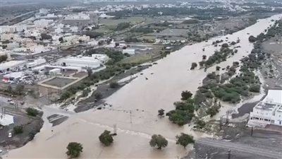 ابقوا فى المنازل، سلطنة عمان تحذر المواطنين من خطر منخفض المطير (فيديو)
