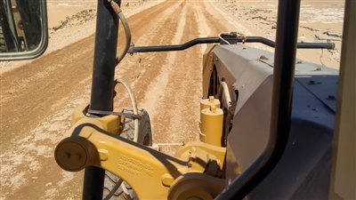 إصلاح أخطر طرق الوادي الجديد بعد تكرار الحوادث 